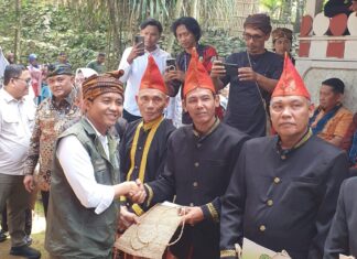 Menhut RI Serahkan SK Hutan Adat Kepada 6 Komunitas Masyarakat Adat Rejang Kabupaten Lebong