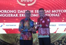 Terima Penghargaan Nasional Disway Top Regional Leader, Bupati Rachmat Riyanto Optimis UMKM Bengkulu Tengah Dapat Bersaing Dengan Daerah Lain